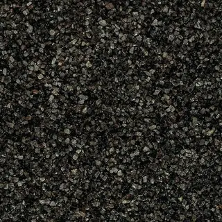 Revestimento de pedra natural Turmalina Negra, grão médio, aplicado em parede