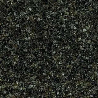 Revestimento de pedra natural Verde Ubatuba, grão médio, aplicado em parede